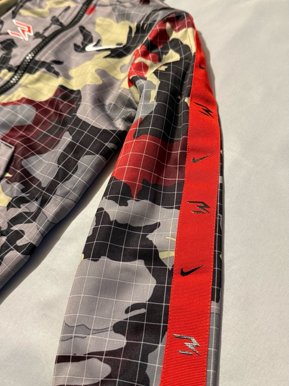 Nike Red, Black & Olive Camo Zip Jacket - Picture 4 of 5